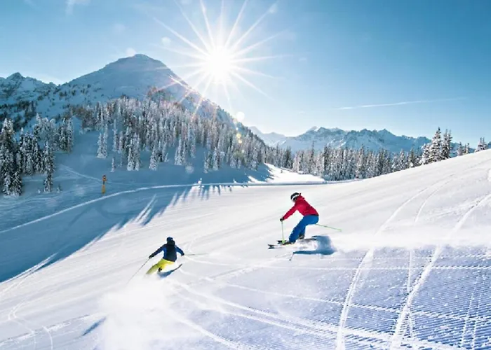 Deluxe Art Gallery *